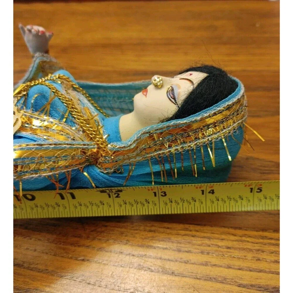 VTG Beautiful Details Handmade Indian Woman Saree Traditional Wearing Doll